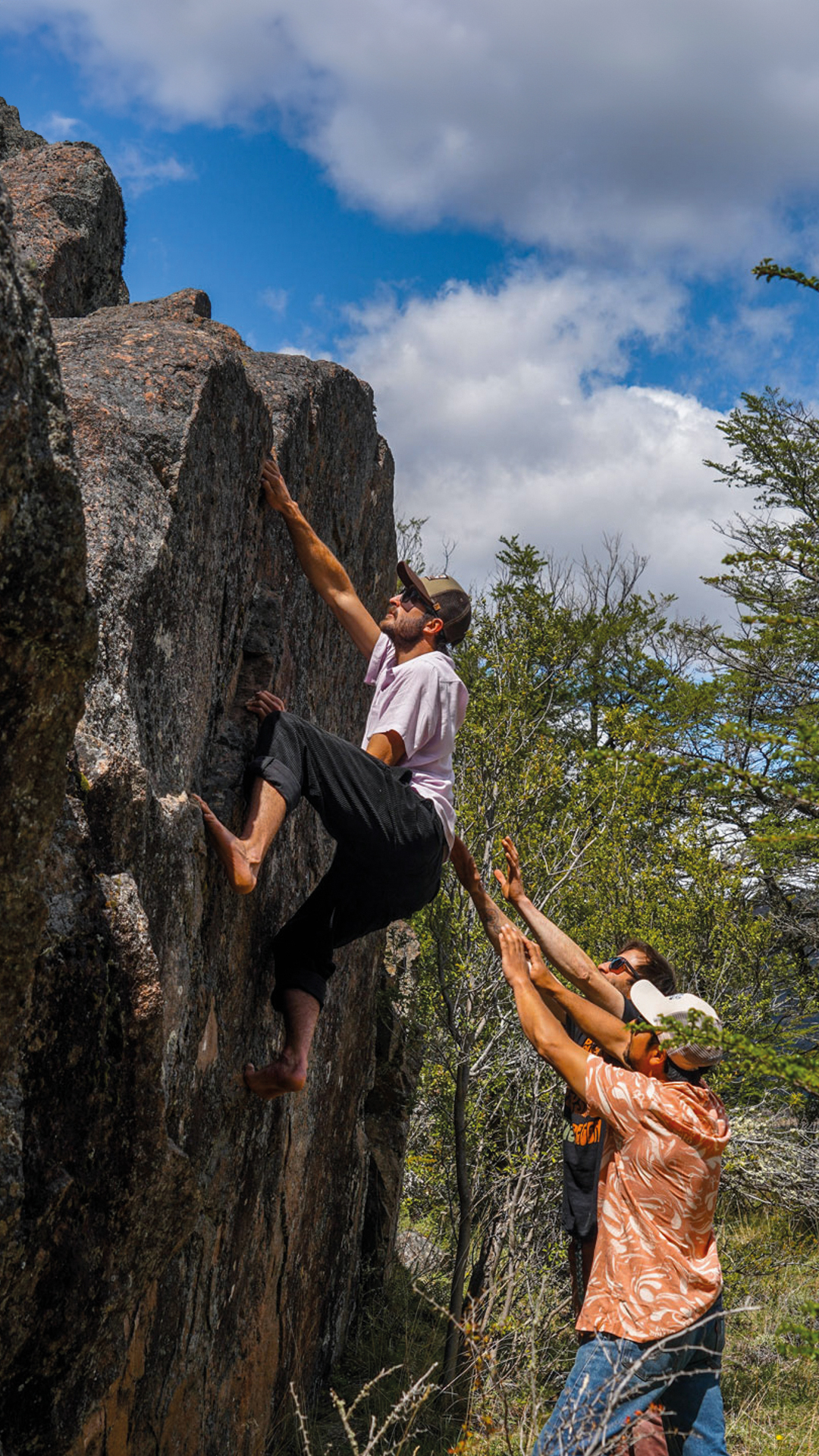 Kaya Unite — escalada en roca con spotters